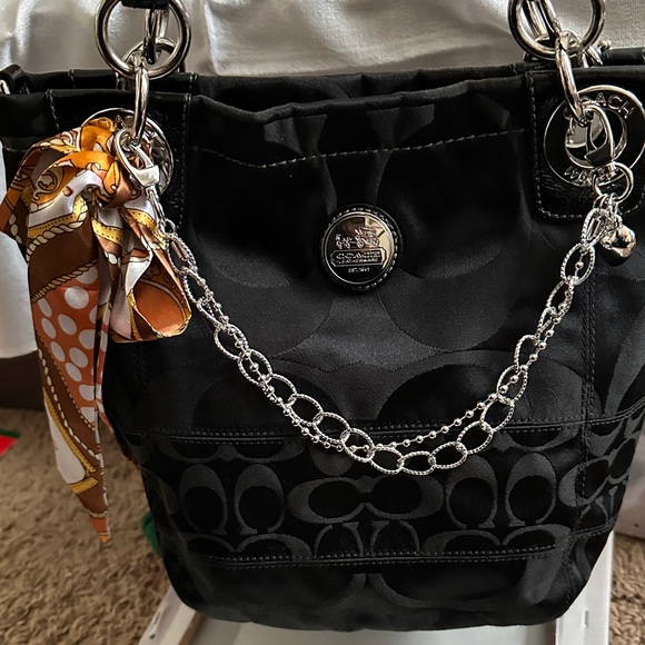 Silver Bag Chain with Heart Charm (NWTs) Handbag Not Included. - Picture 3 of 3